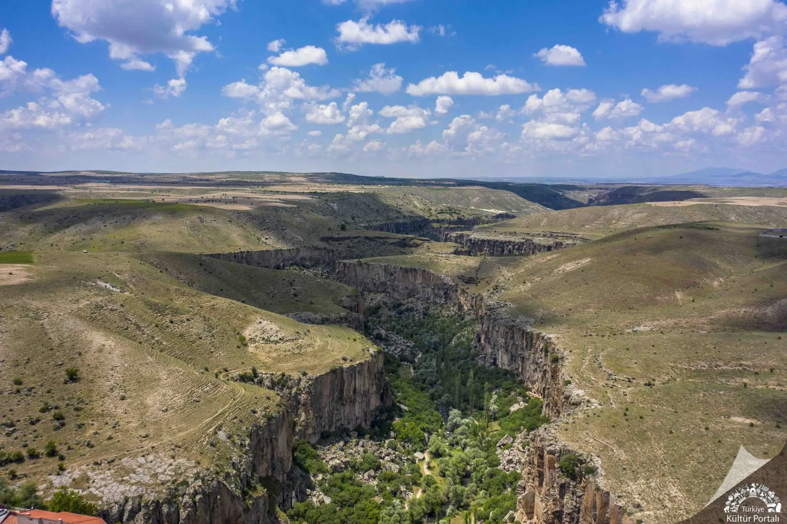 Bozkırı yaran kanyonun havadan görünümü