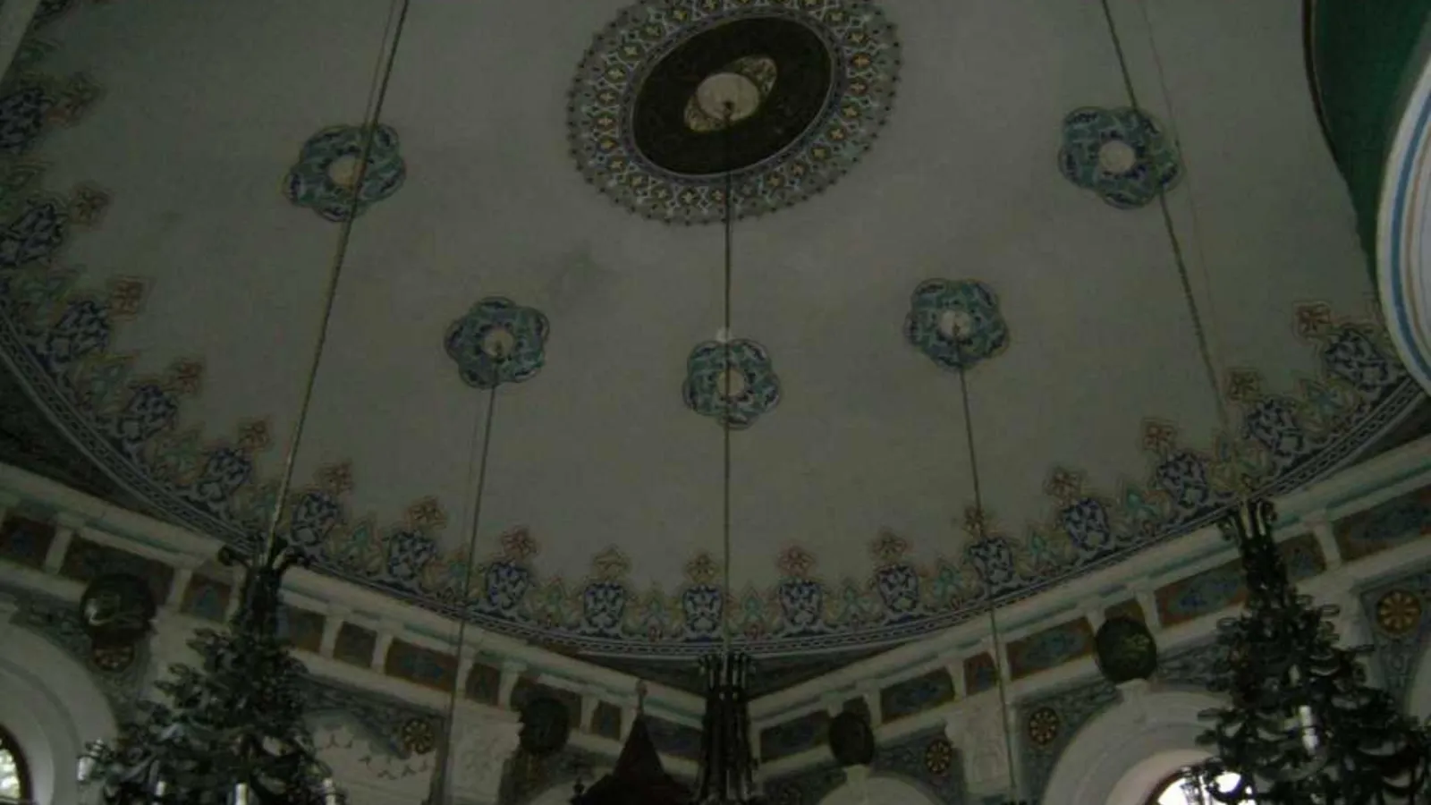 Kalem işi süslemeli kubbe
